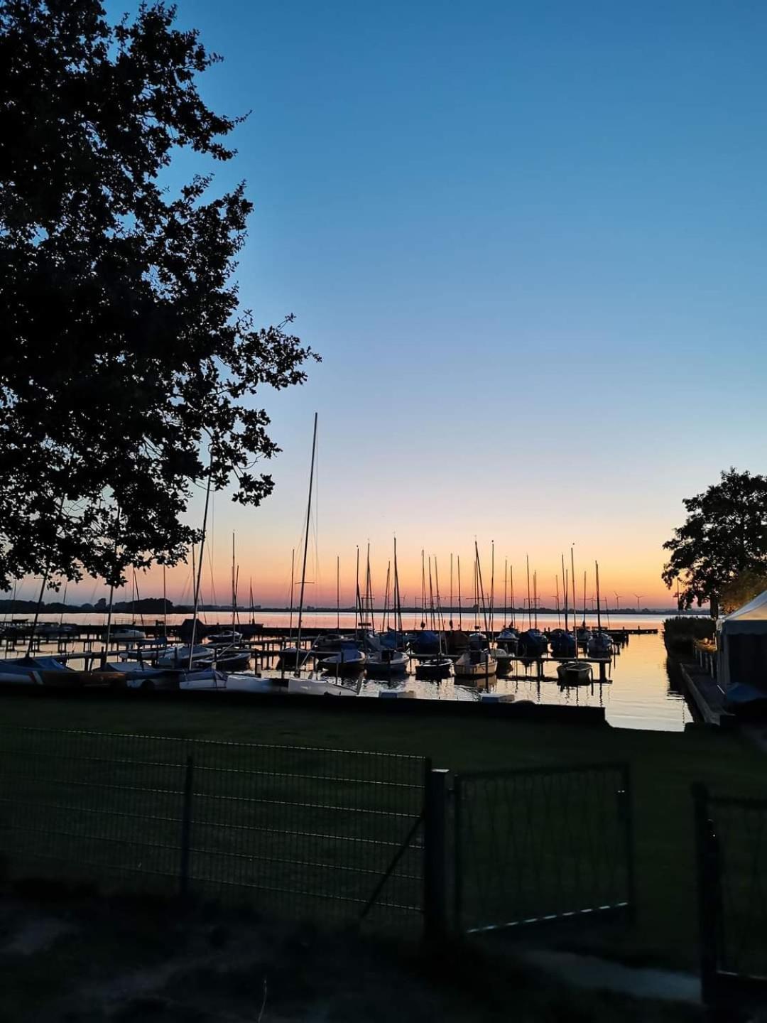 Duemmerliebe Mit Garten, 10 Min. Fusslaeufig Zum See Hüde エクステリア 写真