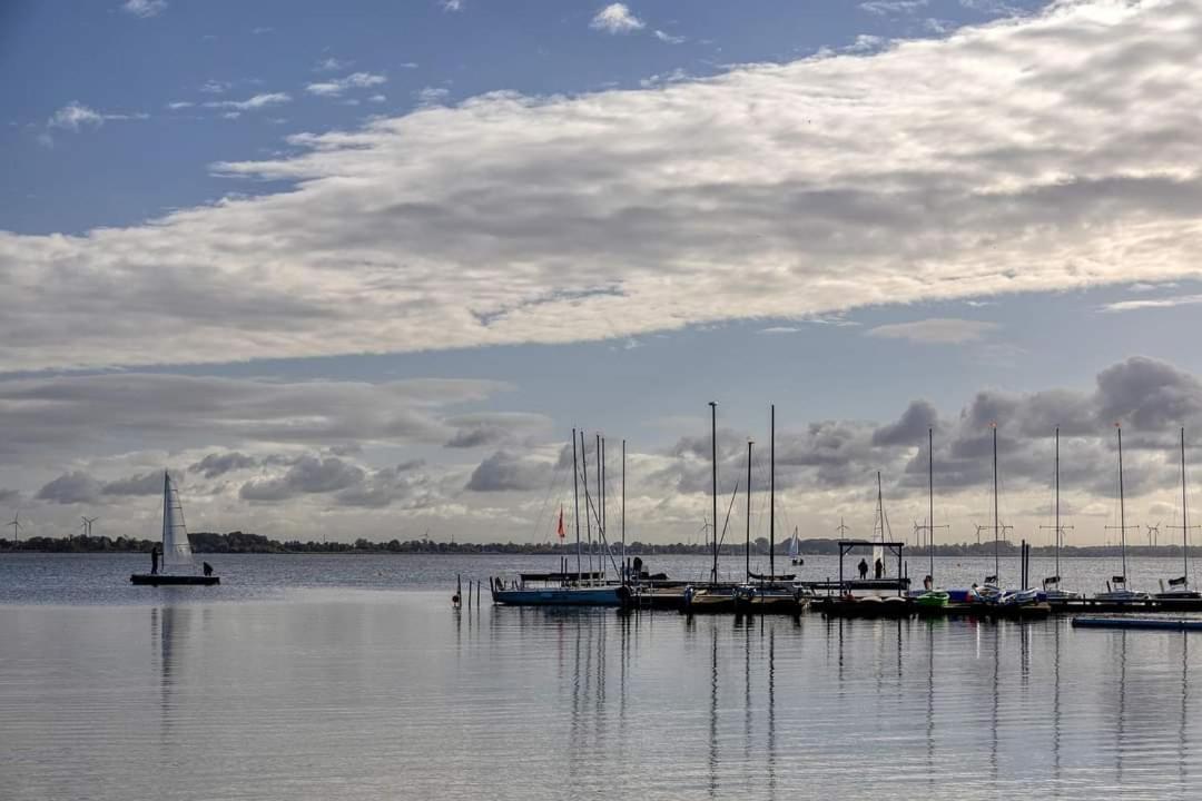 Duemmerliebe Mit Garten, 10 Min. Fusslaeufig Zum See Hüde エクステリア 写真